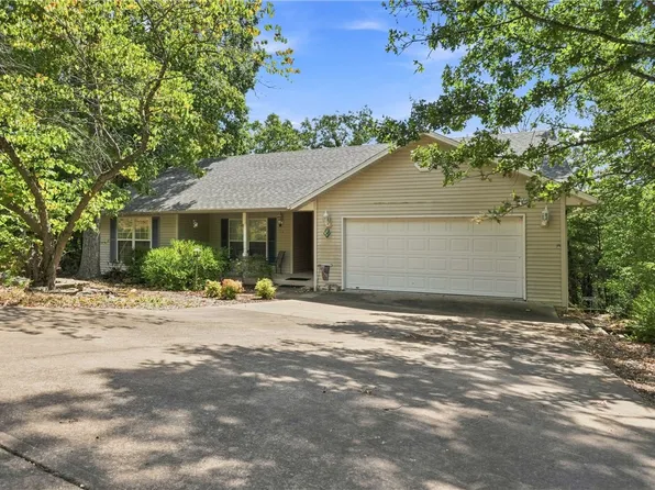 16 Twin Peak Dr, Holiday Island, AR 72631