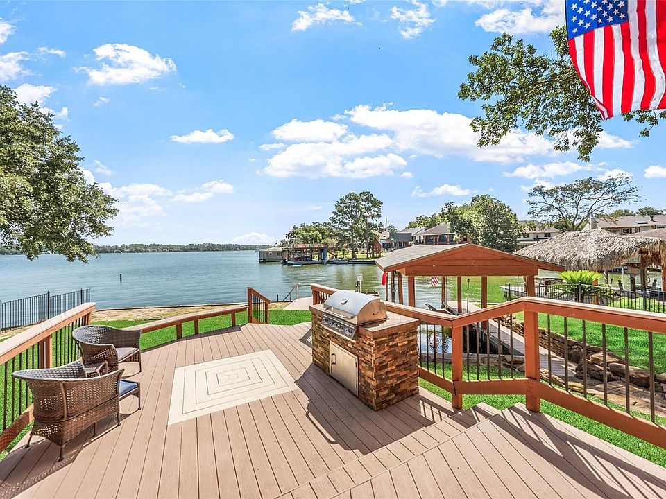 1st image of 764 Lake View Dr
