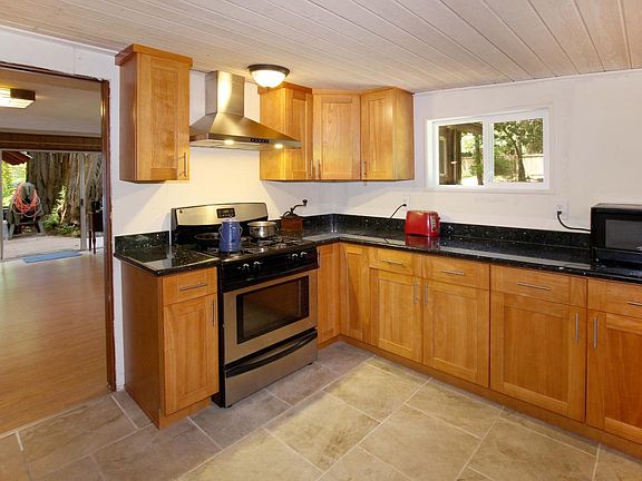 3rd image of 142 Nellie Ln