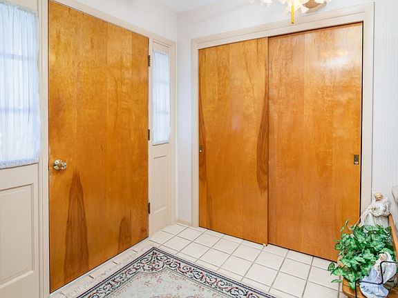 2nd image of 1849 Mavie Dr