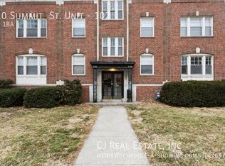 3710 Summit St APT 102, Kansas City, MO 64111