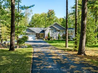 21502 Loyalist Pkwy, Prince Edward County, ON K0K1L0