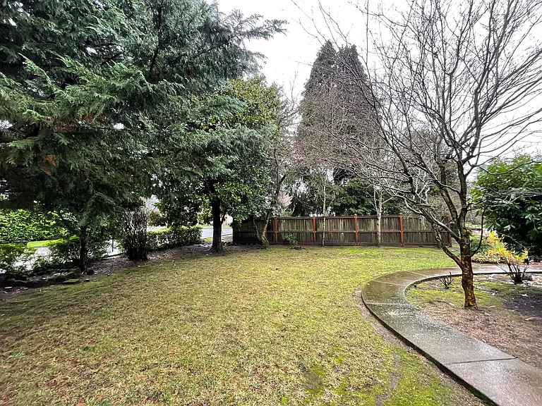 5514 NE Halsey St — Photo 31