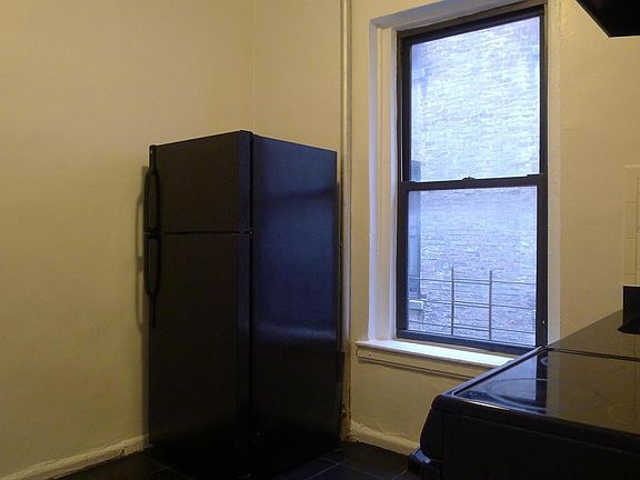 3rd image of 4118 29th St APT 3c