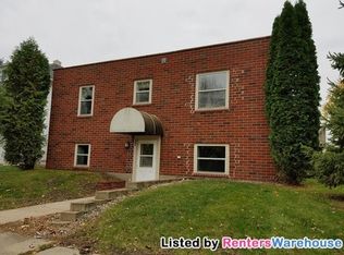 33 E 3rd St, Waconia, MN 55387