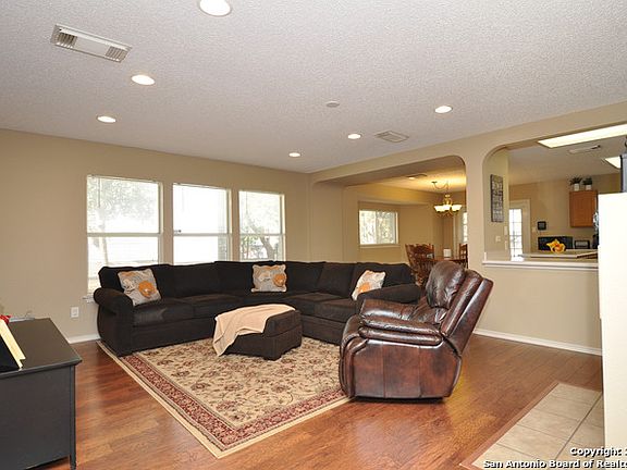 3rd image of 4859 Encanto Creek Dr