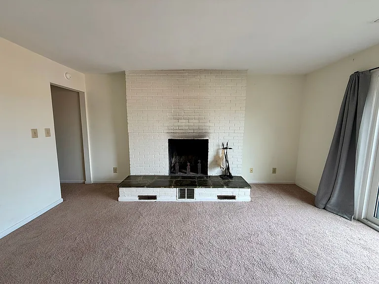 319 Harvest Dr — Photo 14
