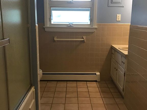 5th image of 613 Parkside Ave