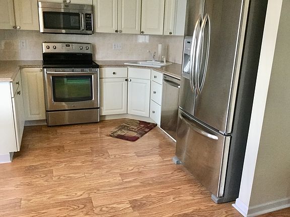 2nd image of 219 Lakefront Blvd