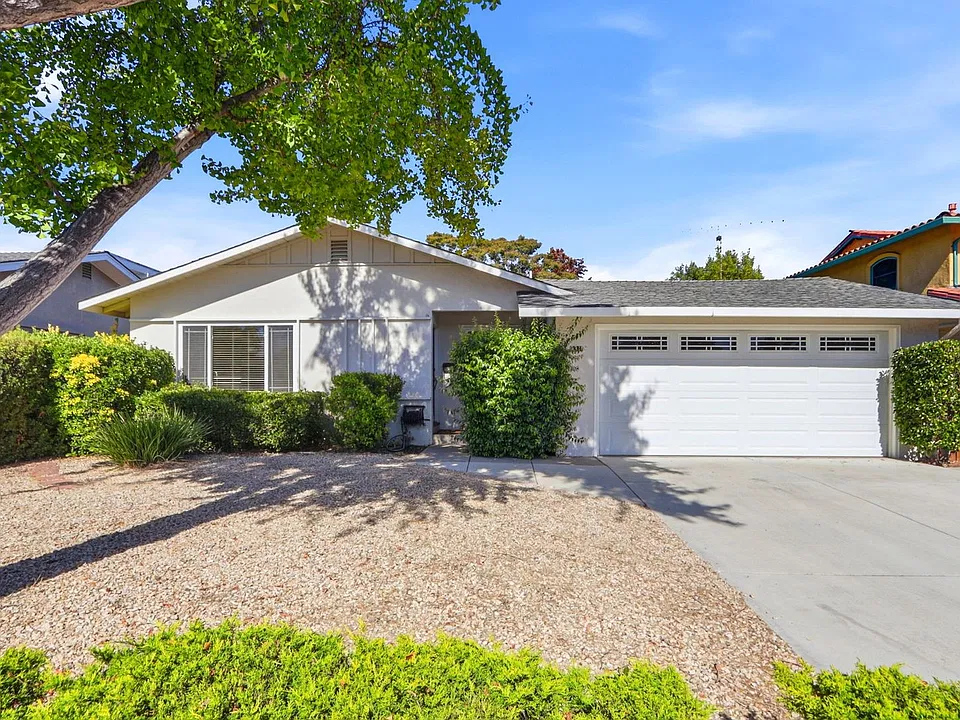931 Larkspur Ave