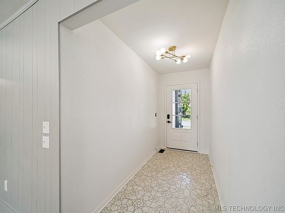 4th image of 10134 E 25th St