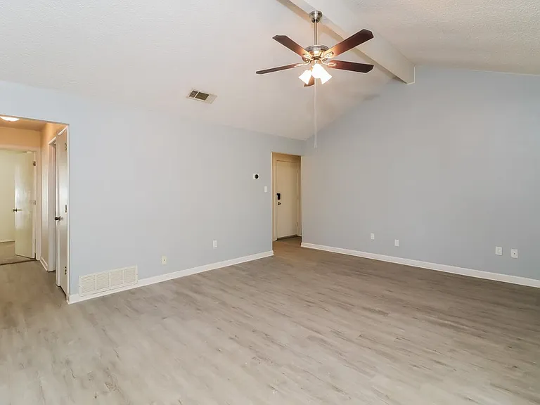 6001 Old Mill Ct — Photo 24