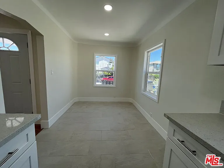 8640 Baring Cross St — Photo 5