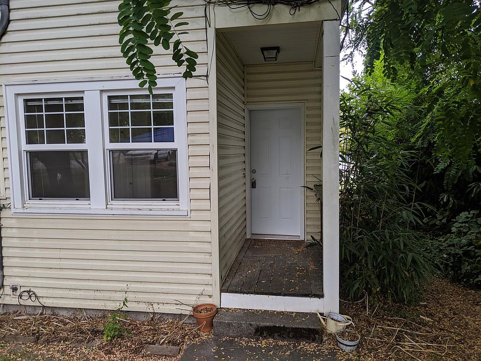 1st image of 2531 Rainier Ave APT C