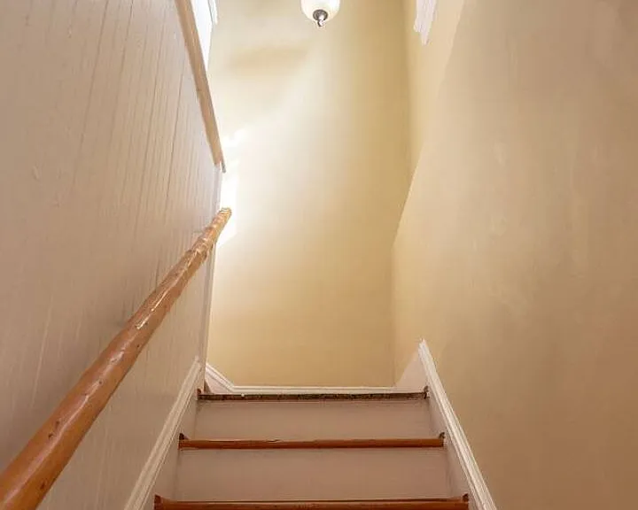 119 S Marshall St — Photo 11