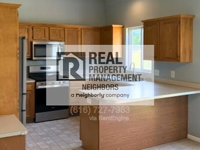 1636 Northbend Dr NE — Photo 21