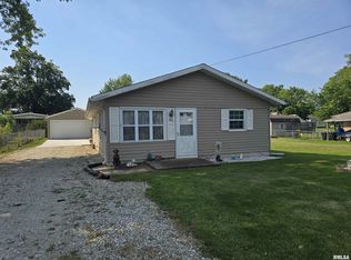 40 E Beech St, Canton, IL 61520