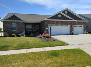 1616 Mackenzie St, Washington, IL 61571