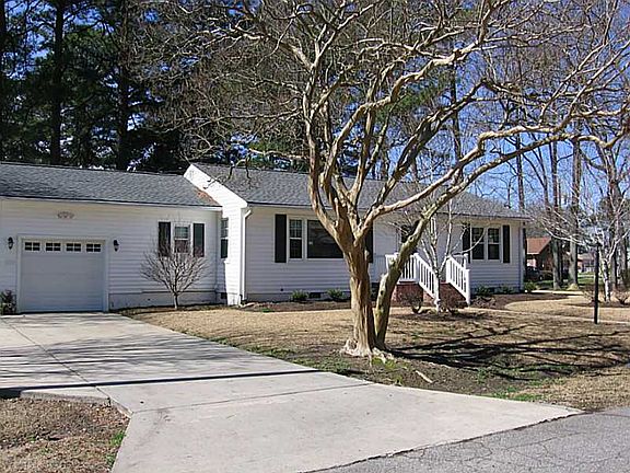 3rd image of 132 Waterfield Ave