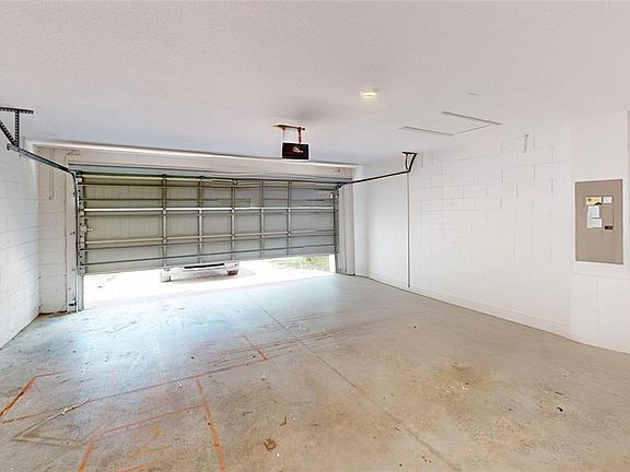 3rd image of 8331 Bayliss Ct