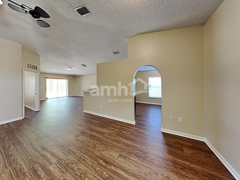 2948 Stonegate Ln — Photo 4