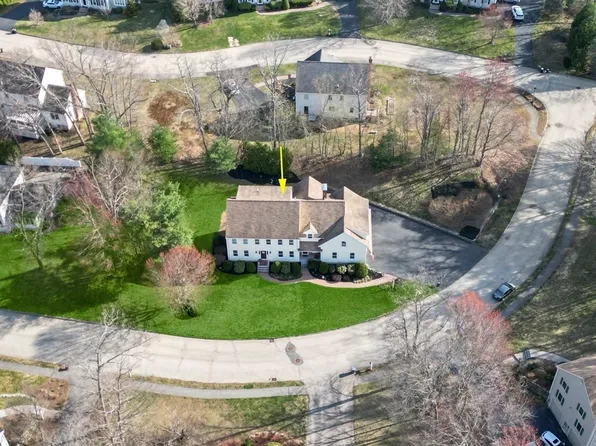 8 Landau Ln, Merrimac, MA 01860