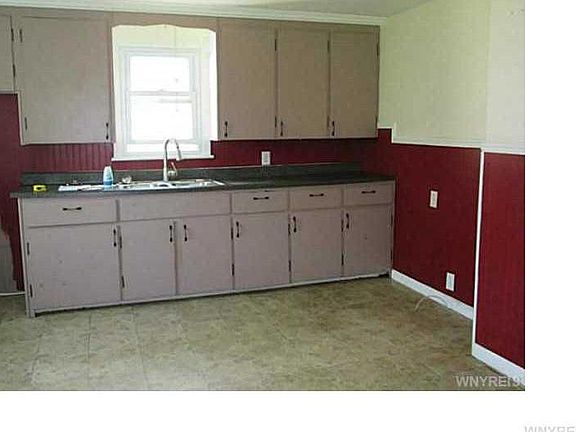 2nd image of 24 Crestwood Pl