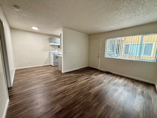 1st image of 3117 Valle Ave #1