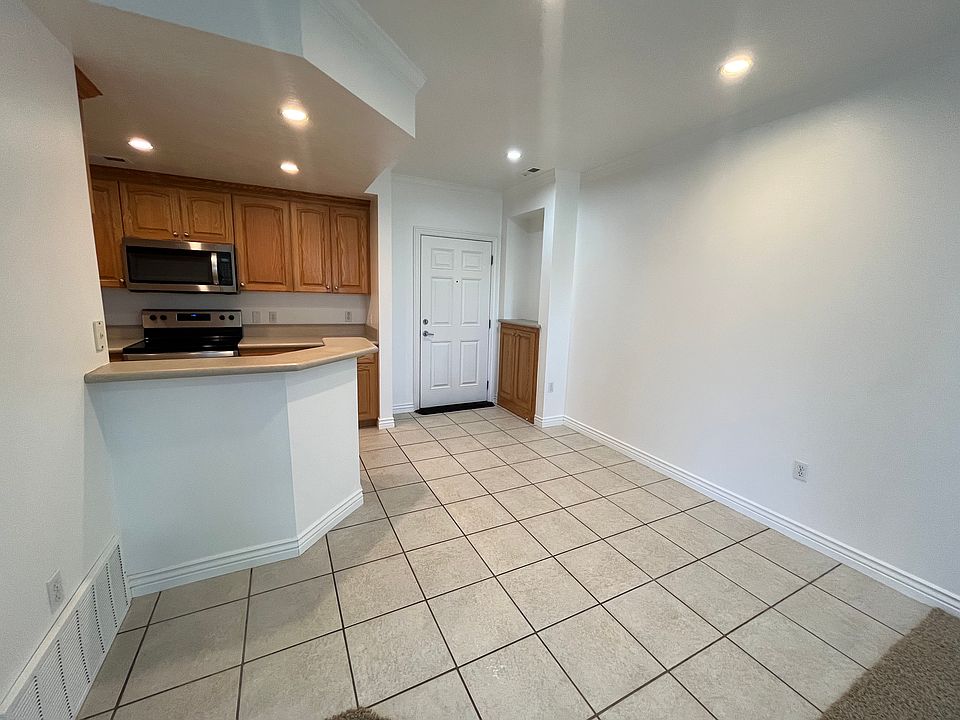 1st image of 242 N 500 W APT 101
