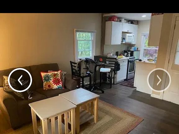 Living and kitchen area
