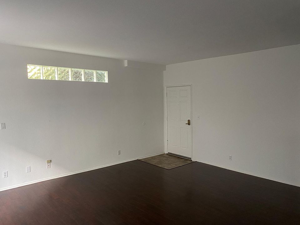 1st image of 4303 Whitsett Ave #6