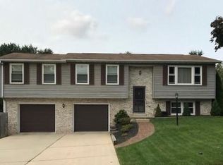 4090 Stony Brook Dr, York, PA 17402