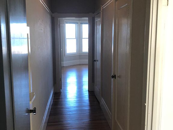 3rd image of 920 Bay St APT 8