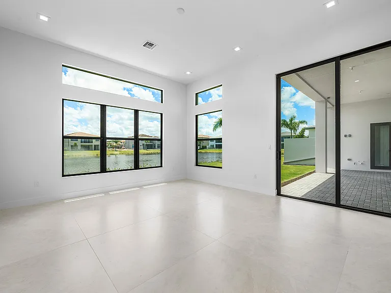 9516 Riverside Park Dr — Photo 18