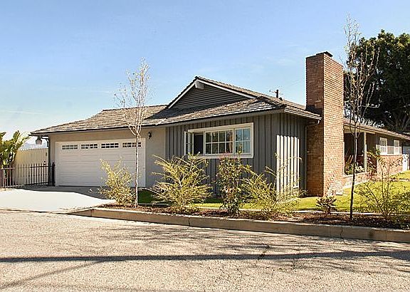 Garage & parking from Pagoda