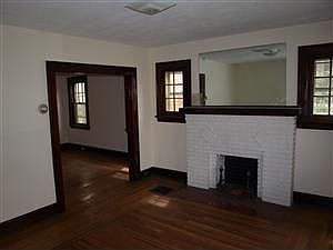 4th image of 916 Elberon Ave #1