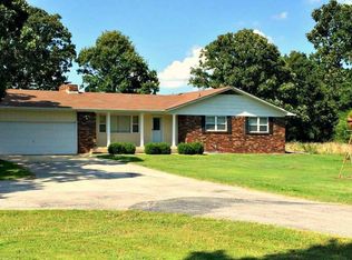 13220 Hickory Dr, Neosho, MO 64850