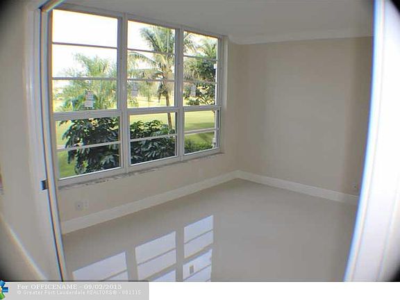 4th image of 3970 Oaks Clubhouse Dr APT 209