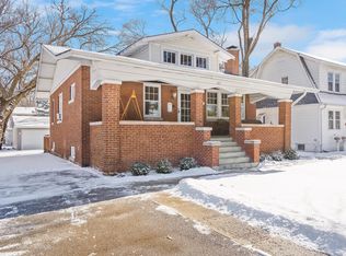 247 S Oakland Grv, Elmhurst, IL