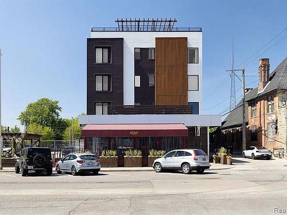 2nd image of 438 Selden Ave #204
