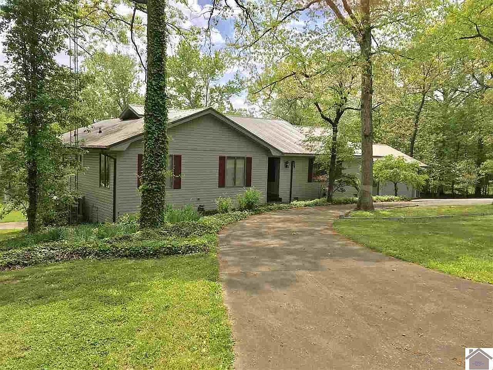 1st image of 410 Oakcrest Dr