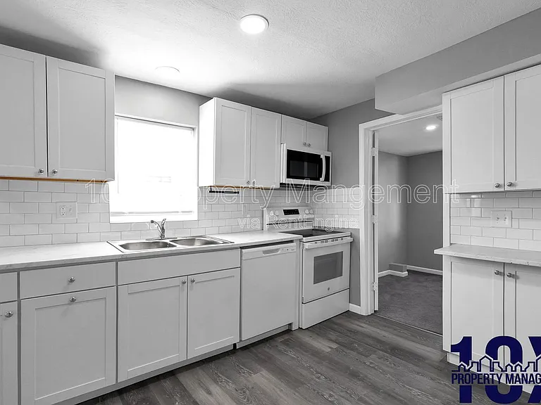 2767 Hiawatha St — Photo 10