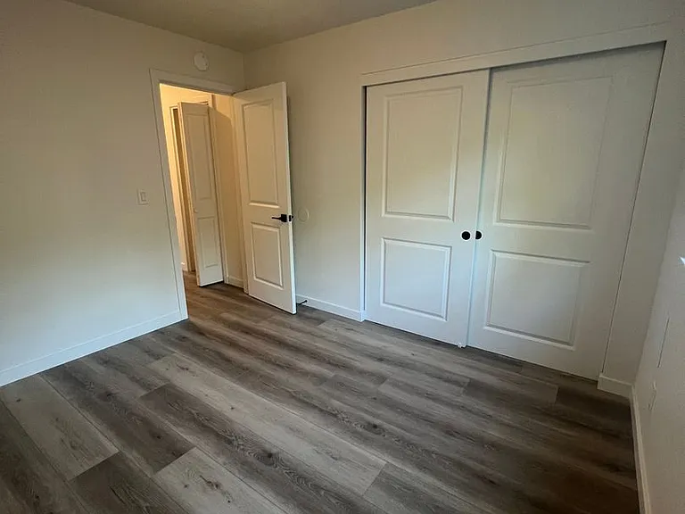 Newly Remodeled Kennedy Park Apartments! — Photo 27