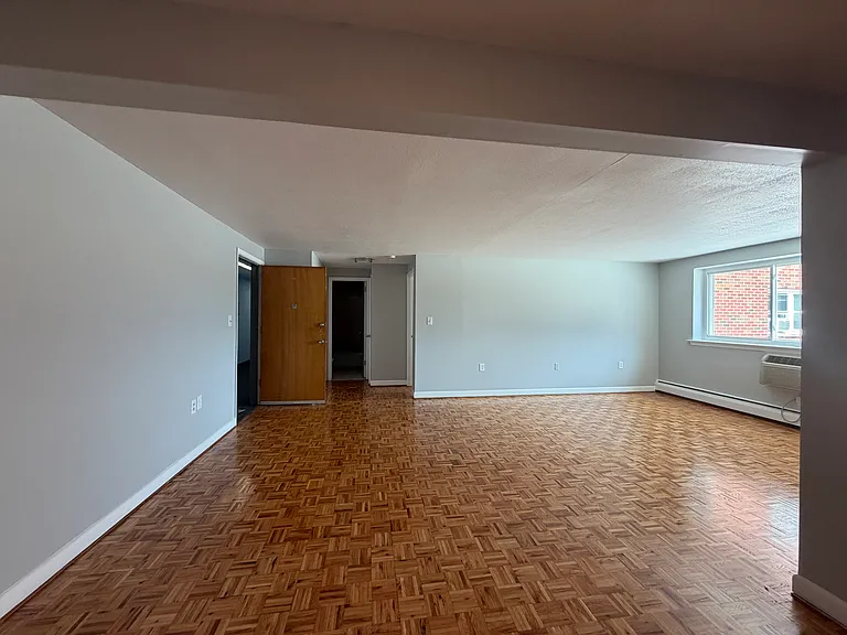 138 Store Ave #2P — Photo 10
