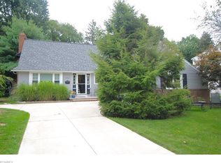 30546 Manhasset Dr, Bay Village, OH