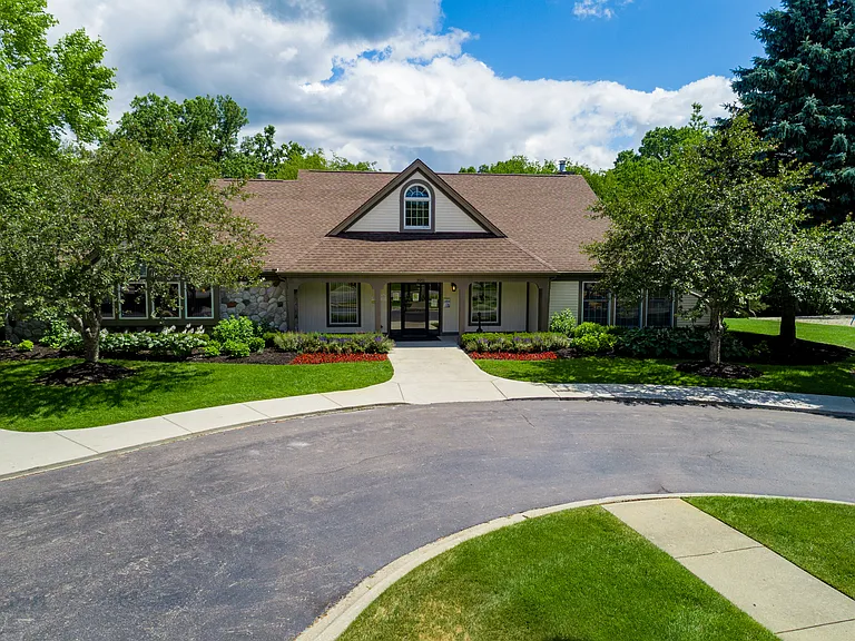 3951 Bentwood Cir W — Photo 10