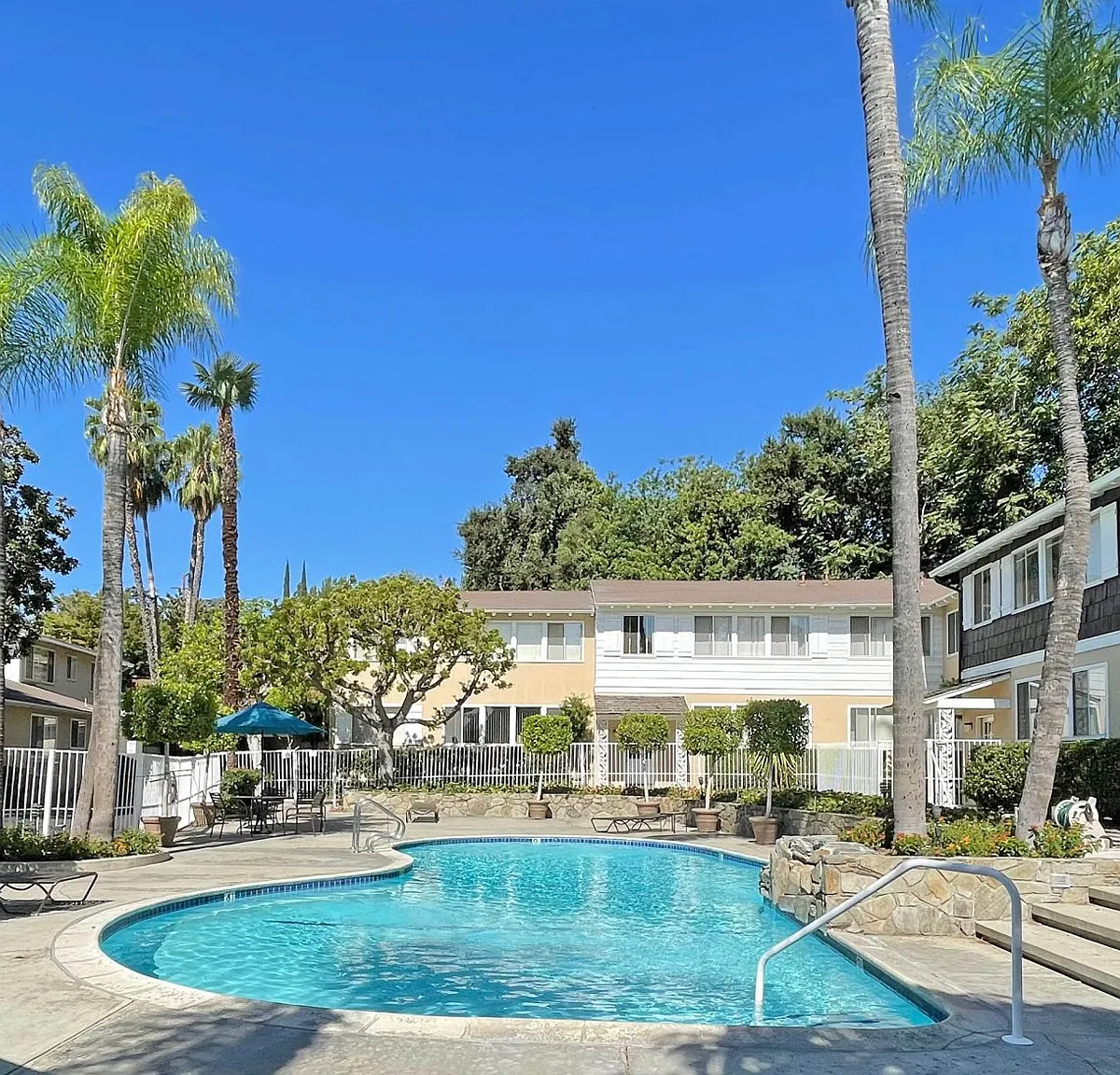 Anita Oaks — Photo 1