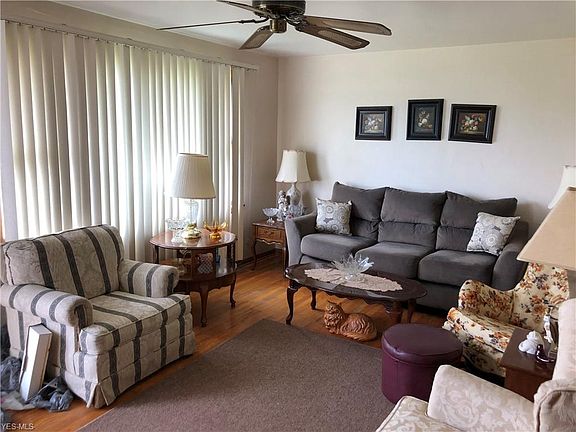 3rd image of 684 Wesley Ave