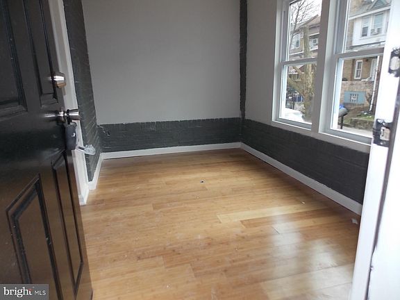 3rd image of 5643 Beaumont St