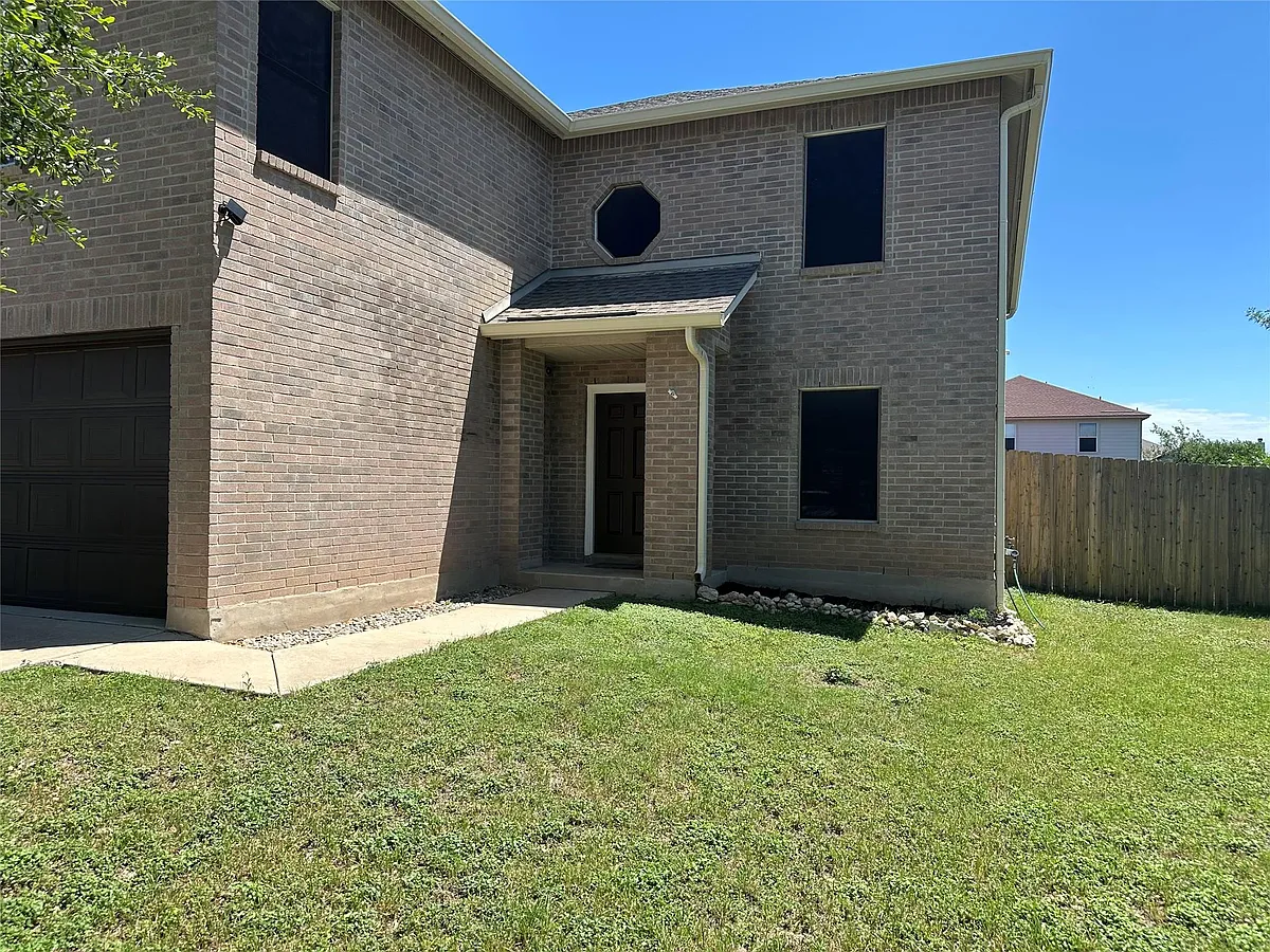 Building Photo - 304 Edgewood Cv